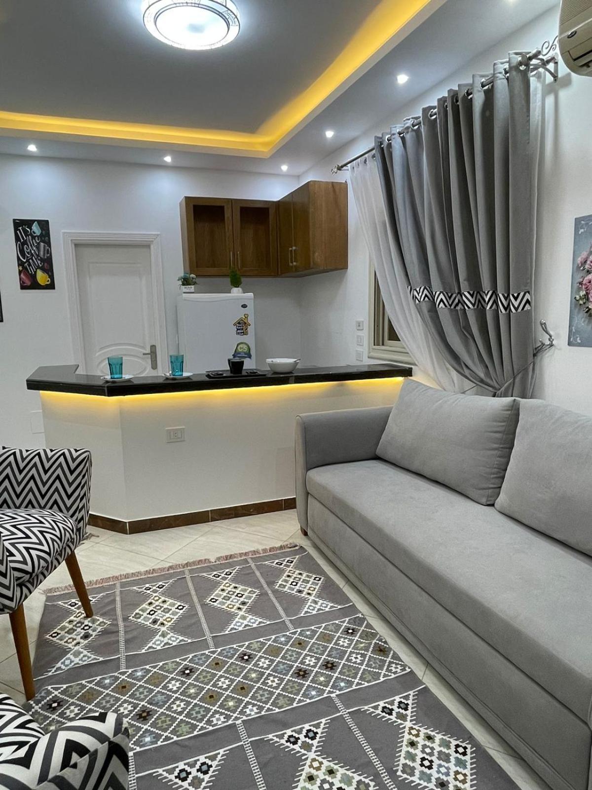 شقة في قلب القاهرة الجديدة تطل على شارع التسعين الشمالي Extérieur photo