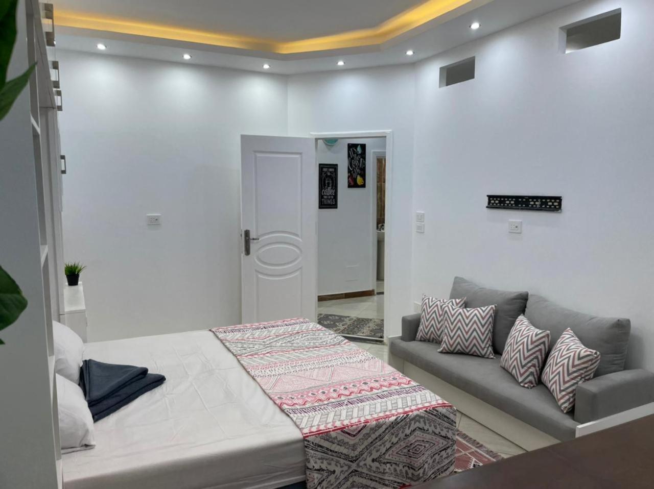 شقة في قلب القاهرة الجديدة تطل على شارع التسعين الشمالي Extérieur photo