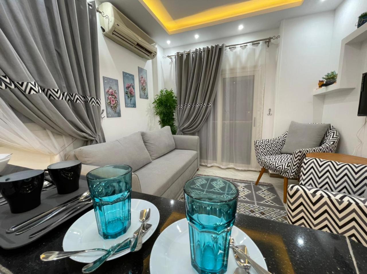 شقة في قلب القاهرة الجديدة تطل على شارع التسعين الشمالي Extérieur photo